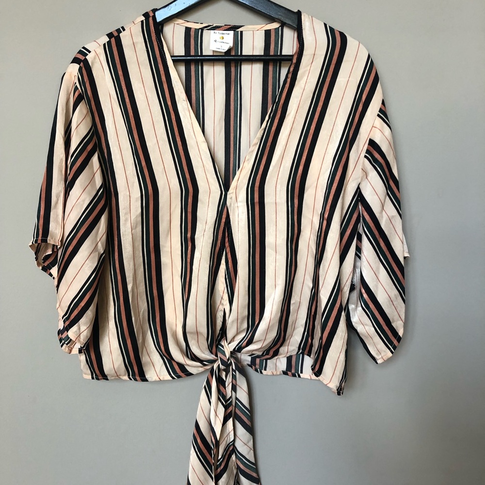 Beautiful Top-LIKE NEW